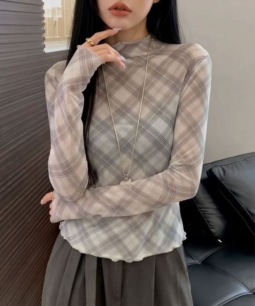 aimoha(アイモハ)の「チェックハイネックシアートップス(Tシャツ/カットソー・レディース・ホワイト/ブラウン・FREE)」の4枚目の写真