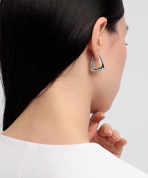 PLUS VENDOME(プラス ヴァンドーム)の「MAKI KANEKO × PLUSV collaboration_ピアス(ピアス(両耳用)・レディース・シルバー/ゴールド・ONE SIZE)」の4枚目の写真