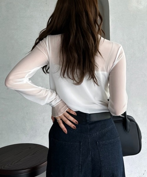 TREOVER（トレオーバー）の「ギャザーデザイン ハイネックシアートップス（Tシャツ/カットソー・レディース・チャコールグレー/スモークピンク/イエロー/ホワイト/ライトブルー/ブラウン/ブラック・MEDIUM/LARGE）」の10枚目の写真
