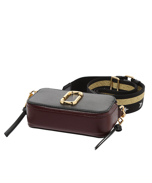 MARC JACOBS（マークジェイコブス）の「SNAPSHOT/スナップショット スモール カメラバッグ クラッチ（ショルダーバッグ・レディース・ブラック・ONE SIZE）」の4枚目の写真