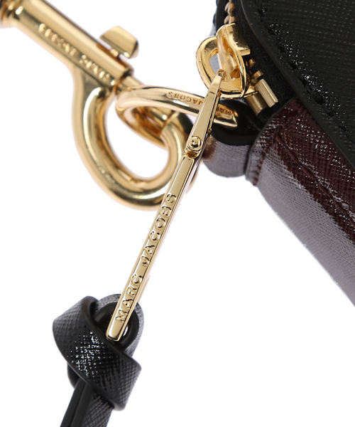 MARC JACOBS（マークジェイコブス）の「SNAPSHOT/スナップショット スモール カメラバッグ クラッチ（ショルダーバッグ・レディース・ブラック・ONE SIZE）」の9枚目の写真
