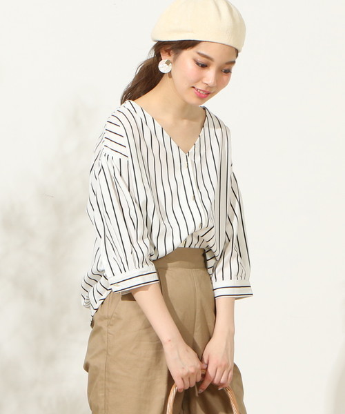 natural couture(ナチュラルクチュール)の「おしゃれ釦ボリュームスリーブ(シャツ/ブラウス・レディース・オレンジ系その他/ストライプ/アイボリー/カーキ・FREE)」の4枚目の写真