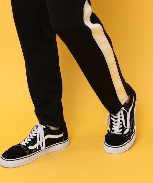 BEAUTY&YOUTH UNITED ARROWS（ビューティーアンドユースユナイテッドアローズ）の「【WEB限定】 by ジャージ ライン テーパードパンツ（その他パンツ・メンズ・ネイビー/ブラック/その他・LARGE/MEDIUM/SMALL）」の21枚目の写真