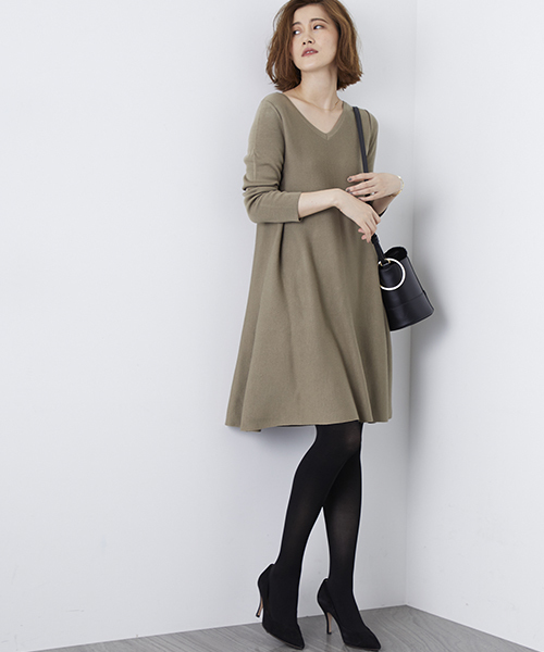 STUDIOUS（ステュディオス）の「Ａラインフレアニットワンピース（ワンピース・レディース・ブラック/ベージュ/バーガンディー/グリーン/ブラウン/グレー・FREE）」の7枚目の写真