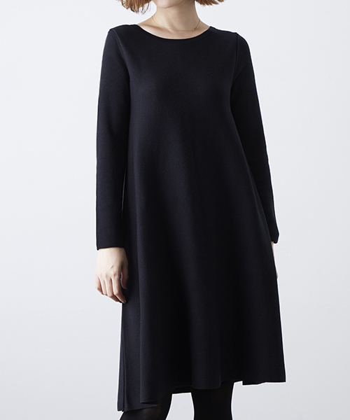 STUDIOUS（ステュディオス）の「Ａラインフレアニットワンピース（ワンピース・レディース・ブラック/ベージュ/バーガンディー/グリーン/ブラウン/グレー・FREE）」の17枚目の写真