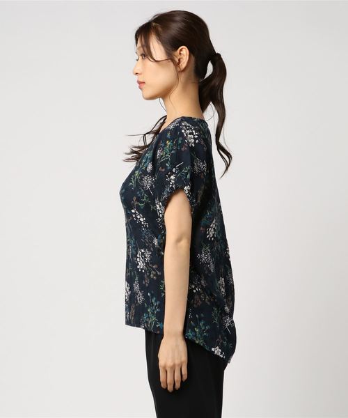 LBC（エルビーシー）の「刺繍プリントシャーリングブラウス（シャツ/ブラウス・レディース・ホワイト/ネイビー・M/L）」の3枚目の写真