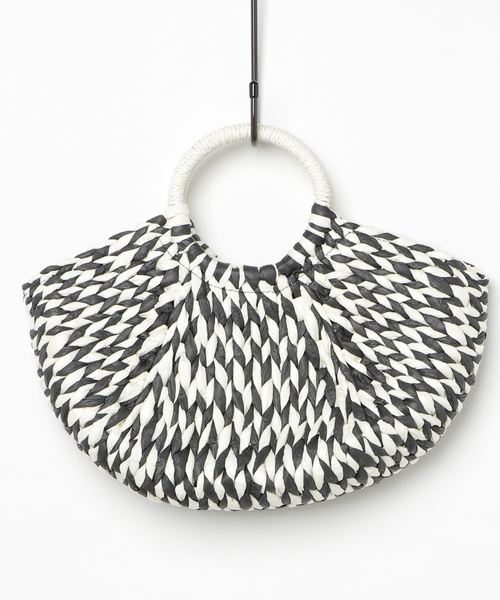 coca（coca）（コカ）の「ミックス編み半月型リングハンドルペーパーバッグ（かごバッグ・レディース・ブラック・ONE SIZE）」の9枚目の写真