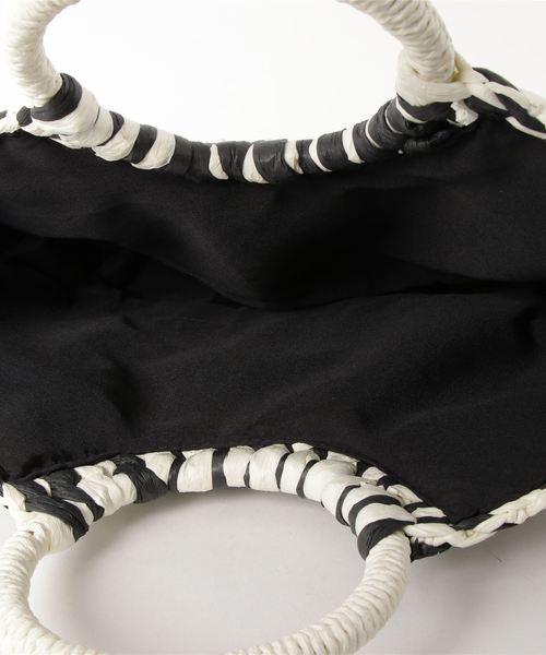 coca（coca）（コカ）の「ミックス編み半月型リングハンドルペーパーバッグ（かごバッグ・レディース・ブラック・ONE SIZE）」の11枚目の写真