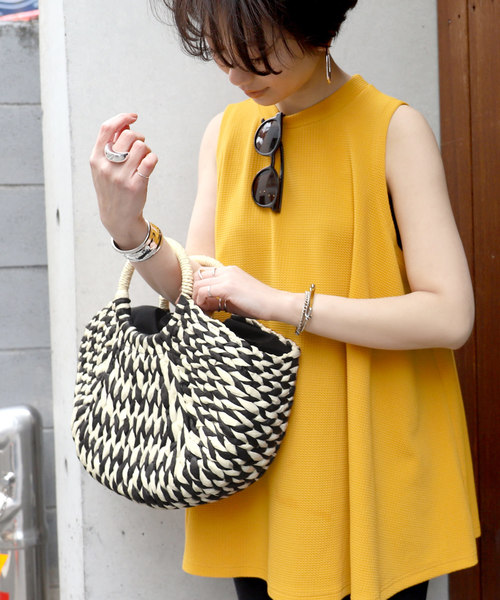 coca（coca）（コカ）の「ミックス編み半月型リングハンドルペーパーバッグ（かごバッグ・レディース・ブラック・ONE SIZE）」の2枚目の写真