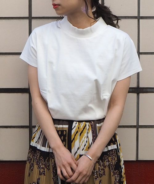 tiptop（ティップトップ）の「モックネックラウンドヘムプルオーバー【ZOZOTOWN限定アイテム】（Tシャツ/カットソー・レディース・ブラック/ベージュ/オフホワイト/グリーン/A・FREE）」の6枚目の写真