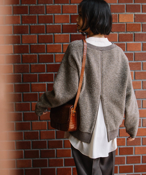 Munich(ミューニック)の「シープパイル Vネックプルオーバー(Tシャツ/カットソー・レディース・グレー/モカ/オートミール・FREE)」の18枚目の写真