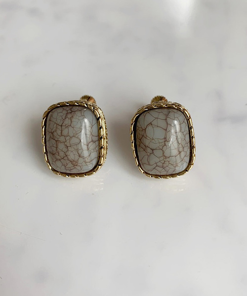 Port（ポート）の「レトロ ボリューム イヤリング_（イヤリング・レディース・ホワイト/ブラック/グレー/レッド/ブラック系その他/ブラック系その他2/ブラック系その他3/ブラック系その他4/ブラック系その他5/シルバー/ゴールド/ブルー/アイボリー/クリアブラック/ホワイト系その他/ライトグリーン/ベージュ・FREE）」の11枚目の写真