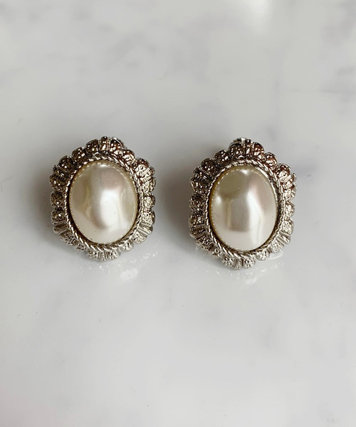 Port（ポート）の「レトロ ボリューム イヤリング_（イヤリング・レディース・ホワイト/ブラック/グレー/レッド/ブラック系その他/ブラック系その他2/ブラック系その他3/ブラック系その他4/ブラック系その他5/シルバー/ゴールド/ブルー/アイボリー/クリアブラック/ホワイト系その他/ライトグリーン/ベージュ・FREE）」の16枚目の写真