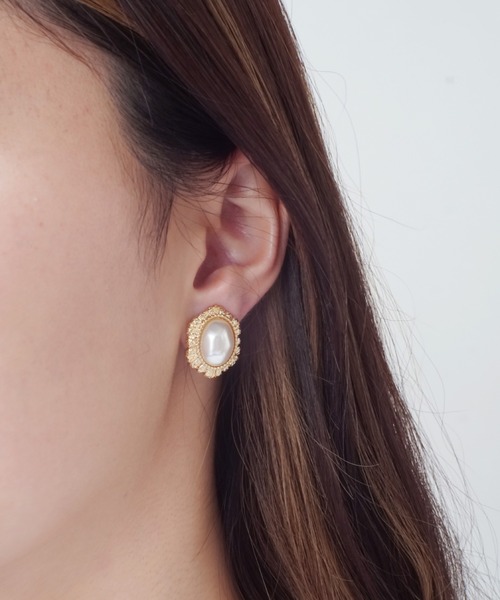 Port（ポート）の「レトロ ボリューム イヤリング_（イヤリング・レディース・ホワイト/ブラック/グレー/レッド/ブラック系その他/ブラック系その他2/ブラック系その他3/ブラック系その他4/ブラック系その他5/シルバー/ゴールド/ブルー/アイボリー/クリアブラック/ホワイト系その他/ライトグリーン/ベージュ・FREE）」の17枚目の写真