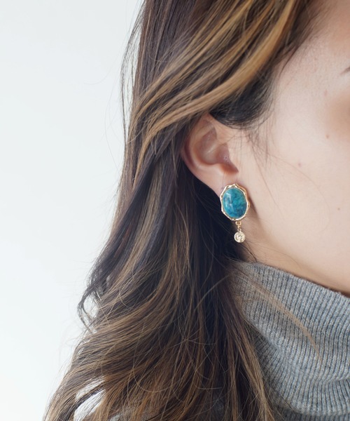 Port（ポート）の「レトロ ボリューム イヤリング_（イヤリング・レディース・ホワイト/ブラック/グレー/レッド/ブラック系その他/ブラック系その他2/ブラック系その他3/ブラック系その他4/ブラック系その他5/シルバー/ゴールド/ブルー/アイボリー/クリアブラック/ホワイト系その他/ライトグリーン/ベージュ・FREE）」の14枚目の写真