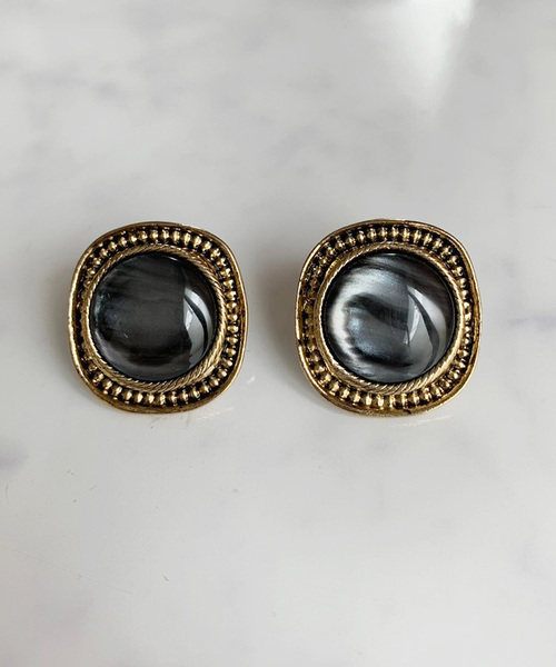 Port（ポート）の「レトロ ボリューム イヤリング_（イヤリング・レディース・ホワイト/ブラック/グレー/レッド/ブラック系その他/ブラック系その他2/ブラック系その他3/ブラック系その他4/ブラック系その他5/シルバー/ゴールド/ブルー/アイボリー/クリアブラック/ホワイト系その他/ライトグリーン/ベージュ・FREE）」の8枚目の写真