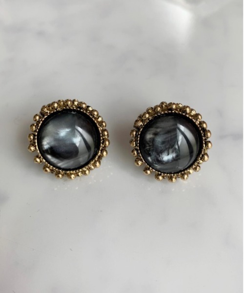 Port（ポート）の「レトロ ボリューム イヤリング_（イヤリング・レディース・ホワイト/ブラック/グレー/レッド/ブラック系その他/ブラック系その他2/ブラック系その他3/ブラック系その他4/ブラック系その他5/シルバー/ゴールド/ブルー/アイボリー/クリアブラック/ホワイト系その他/ライトグリーン/ベージュ・FREE）」の9枚目の写真