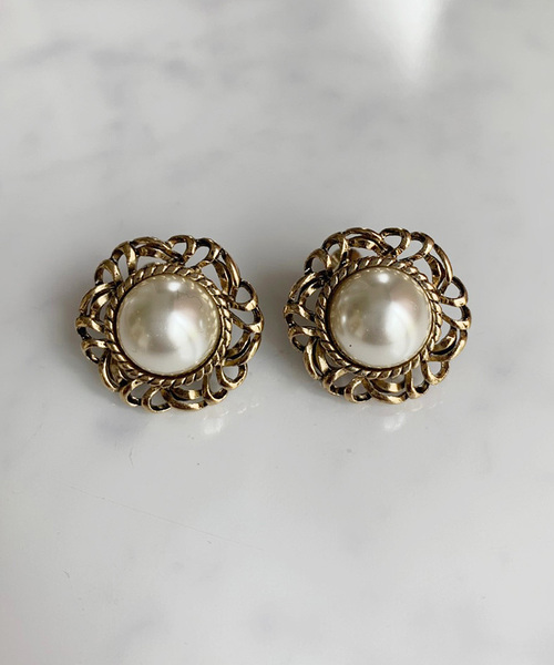 Port（ポート）の「レトロ ボリューム イヤリング_（イヤリング・レディース・ホワイト/ブラック/グレー/レッド/ブラック系その他/ブラック系その他2/ブラック系その他3/ブラック系その他4/ブラック系その他5/シルバー/ゴールド/ブルー/アイボリー/クリアブラック/ホワイト系その他/ライトグリーン/ベージュ・FREE）」の20枚目の写真