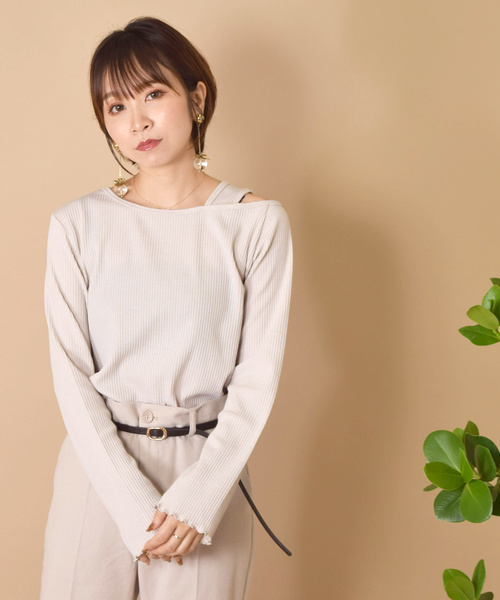 w closet（ダブルクローゼット）の「オフショルダーメロウプルオーバー（Tシャツ/カットソー・レディース・ブラック/ベージュ/スモークグレー・FREE）」の3枚目の写真