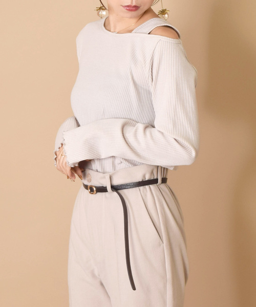 w closet（ダブルクローゼット）の「オフショルダーメロウプルオーバー（Tシャツ/カットソー・レディース・ブラック/ベージュ/スモークグレー・FREE）」の8枚目の写真