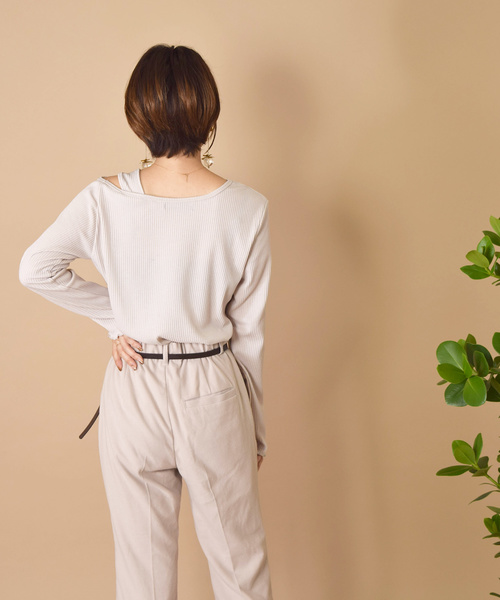 w closet（ダブルクローゼット）の「オフショルダーメロウプルオーバー（Tシャツ/カットソー・レディース・ブラック/ベージュ/スモークグレー・FREE）」の9枚目の写真