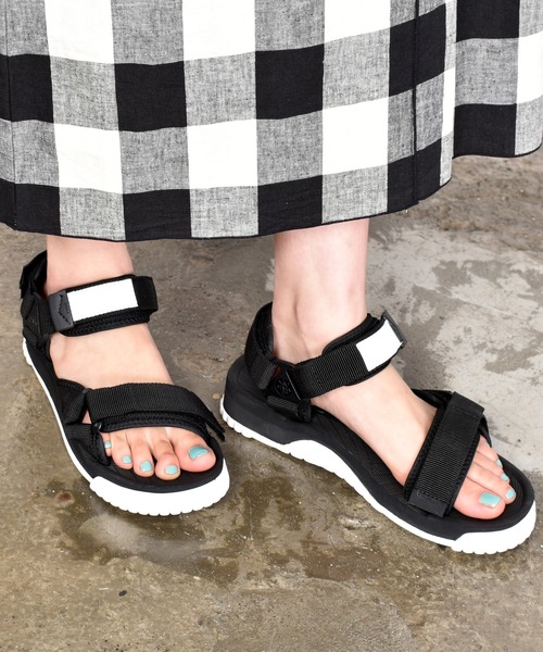 SHAKA（シャカ）の「NEO CLIMBING（サンダル・レディース・ブラック/グレー/ブラック×ホワイト/ブラウン系その他/オリーブドラブ/オレンジ系その他/ブラウン系その他2/レオパード/イエロー系その他/パープル系その他/その他/アーミー/ブラック系その他/キナリ/ベージュ系その他/モカ・11/4/6/8/10/9/5/7/22/26/27/25/28/29/24/23）」の4枚目の写真