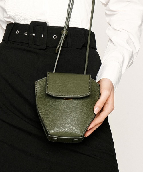 CHARLES & KEITH（チャールズ & キース）の「ジオメトリック クロスボディバッグ / Geometric Crossbody Bag（ショルダーバッグ・レディース・ブラック系その他2/マルチ/ライトブラウン/オリーブ・S）」の13枚目の写真