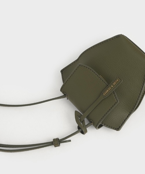 CHARLES & KEITH（チャールズ & キース）の「ジオメトリック クロスボディバッグ / Geometric Crossbody Bag（ショルダーバッグ・レディース・ブラック系その他2/マルチ/ライトブラウン/オリーブ・S）」の15枚目の写真