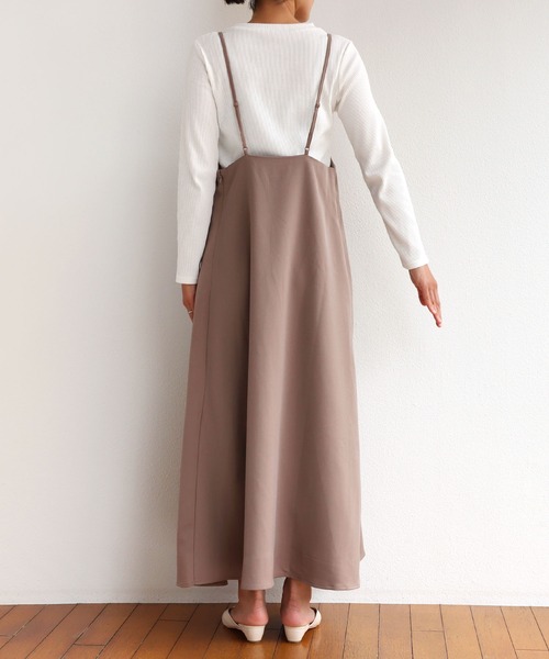 andme(アンドミー)の「きれいめツイルVネックキャミワンピース(ワンピース・レディース・ブラック/ネイビー/グレー系その他/ベージュ系その他/ダークカーキ/ベージュ系その他3/ブルー/ライトカーキ・M/L)」の20枚目の写真