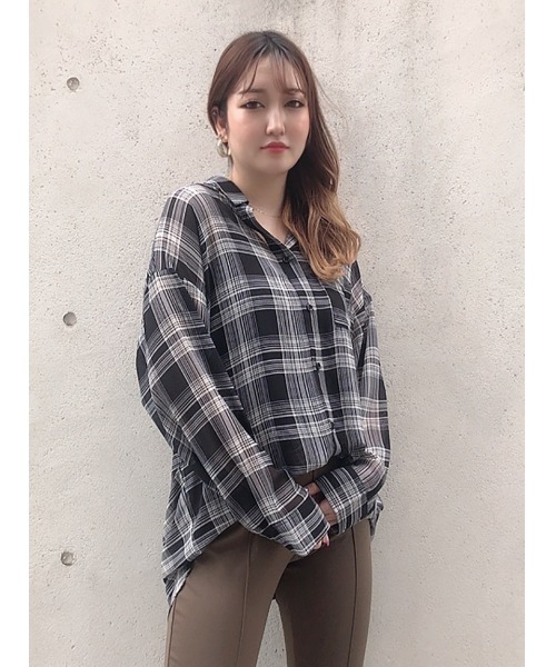 one way(ワンウェイ)の「チェックシアーシャツ(シャツ/ブラウス・レディース・ホワイト/ブラック/ベージュ・FREE)」の1枚目の写真