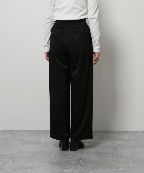 PAGEBOY（ページボーイ）の「ブライトサージスラックス(タックパンツ)（スラックス・レディース・ブラック/パープル/グレイッシュベージュ・SMALL/MEDIUM）」の12枚目の写真