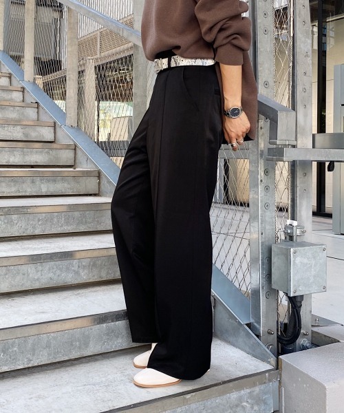 PAGEBOY（ページボーイ）の「ブライトサージスラックス(タックパンツ)（スラックス・レディース・ブラック/パープル/グレイッシュベージュ・SMALL/MEDIUM）」の5枚目の写真