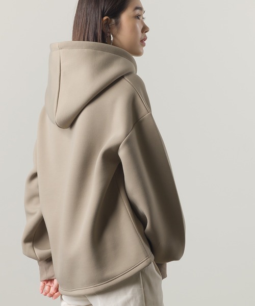 OMNES（オムネス）の「スポンジポンチプルオーバーパーカー（パーカー・レディース・ベージュ/ネイビー/モカ・FREE）」の7枚目の写真