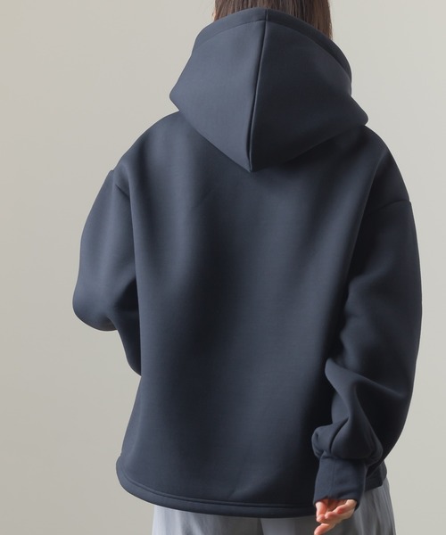 OMNES（オムネス）の「スポンジポンチプルオーバーパーカー（パーカー・レディース・ベージュ/ネイビー/モカ・FREE）」の20枚目の写真