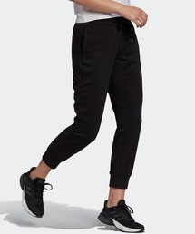 adidas（アディダス）の「エッセンシャルズ 9分丈パンツ