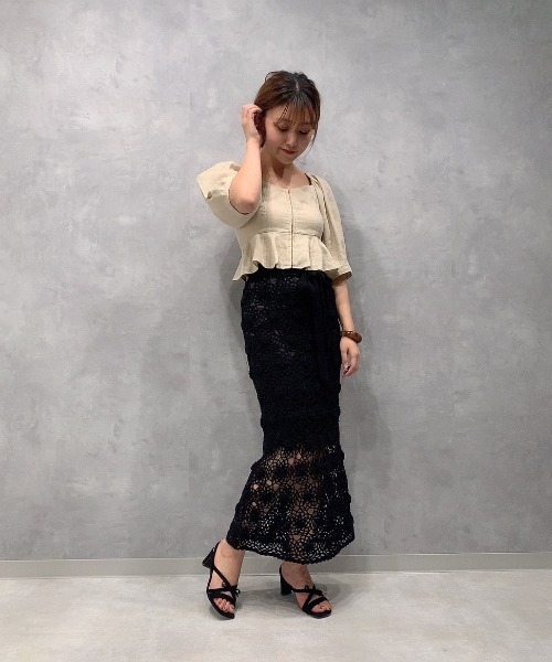ME COUTURE（ミークチュール）の「リネンパフコンパクトブラウス