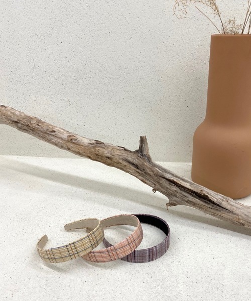 by muni:r(バイ ムニール)の「かわいいチェックパターンのファブリックカチューシャ(カチューシャ・レディース・ベージュ/パープル/ピンク・ONE SIZE)」の11枚目の写真