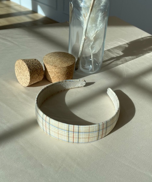 by muni:r(バイ ムニール)の「かわいいチェックパターンのファブリックカチューシャ(カチューシャ・レディース・ベージュ/パープル/ピンク・ONE SIZE)」の5枚目の写真