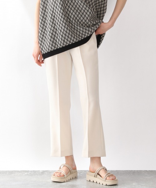 LOWRYS FARM（ローリーズファーム）の「ＤＲＹカラーフレアパンツ　941232（その他パンツ・レディース・パープル/グリーン/ブラウン/アイボリー/ブラック/オレンジ・MEDIUM/SMALL/LARGE）」の2枚目の写真