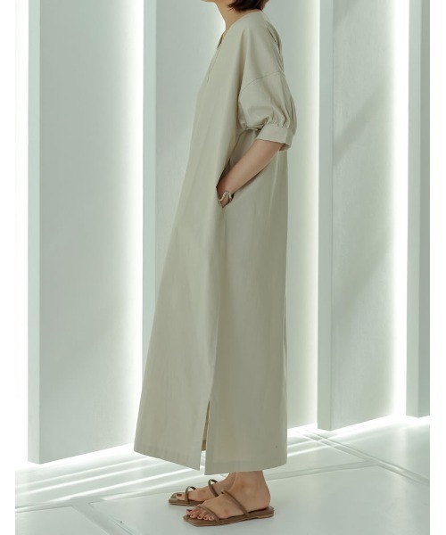 Re:EDIT（リエディ）の「ストレッチコットンパフスリーブVネックワンピース（ワンピース・レディース・イエロー/アイボリー/モカ・MEDIUM/LARGE/SHORT/TALL）」の22枚目の写真