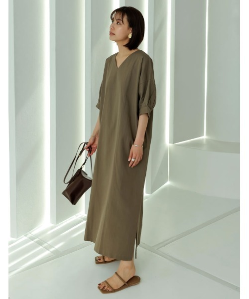 Re:EDIT（リエディ）の「ストレッチコットンパフスリーブVネックワンピース（ワンピース・レディース・イエロー/アイボリー/モカ・MEDIUM/LARGE/SHORT/TALL）」の8枚目の写真