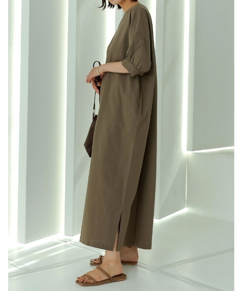 Re:EDIT（リエディ）の「ストレッチコットンパフスリーブVネックワンピース（ワンピース・レディース・イエロー/アイボリー/モカ・MEDIUM/LARGE/SHORT/TALL）」の5枚目の写真