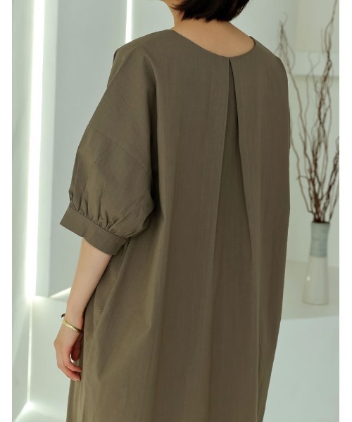 Re:EDIT（リエディ）の「ストレッチコットンパフスリーブVネックワンピース（ワンピース・レディース・イエロー/アイボリー/モカ・MEDIUM/LARGE/SHORT/TALL）」の20枚目の写真