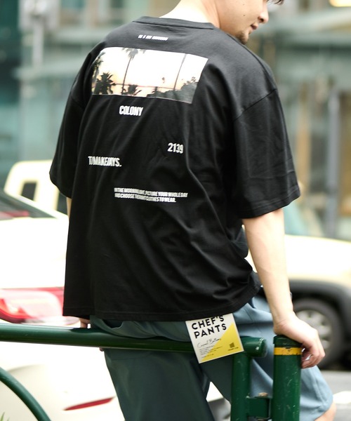 COLONY 2139（コロニートゥーワンスリーナイン）の「2139 Tシャツ/ビッグシルエット・PHOTO Tシャツ(ユニセックス可)（Tシャツ/カットソー・メンズ・ホワイト/ブラック/ホワイト系その他/ブラック系その他・MEDIUM/LARGE）」の4枚目の写真