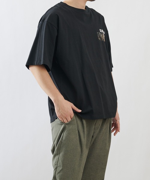 COLONY 2139（コロニートゥーワンスリーナイン）の「2139 Tシャツ/ビッグシルエット・PHOTO Tシャツ(ユニセックス可)（Tシャツ/カットソー・メンズ・ホワイト/ブラック/ホワイト系その他/ブラック系その他・MEDIUM/LARGE）」の18枚目の写真