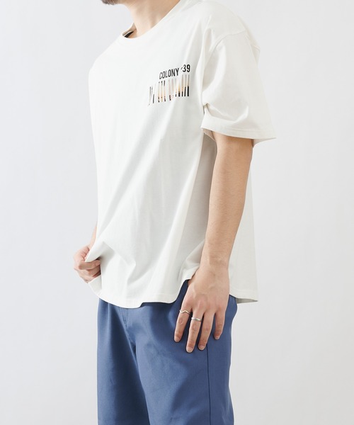 COLONY 2139（コロニートゥーワンスリーナイン）の「2139 Tシャツ/ビッグシルエット・PHOTO Tシャツ(ユニセックス可)（Tシャツ/カットソー・メンズ・ホワイト/ブラック/ホワイト系その他/ブラック系その他・MEDIUM/LARGE）」の7枚目の写真