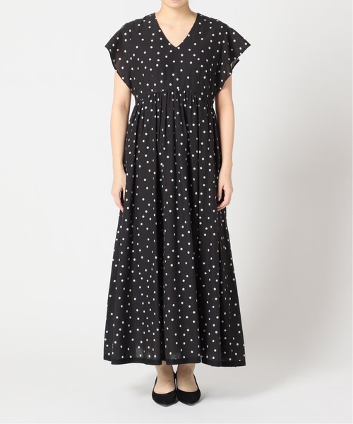 La TOTALITE（ラトータリテ）の「《追加》ドットフリルスリーブVネックワンピース【手洗い可能◆（ワンピース・レディース・ブラック/ベージュ・38/36）」の17枚目の写真