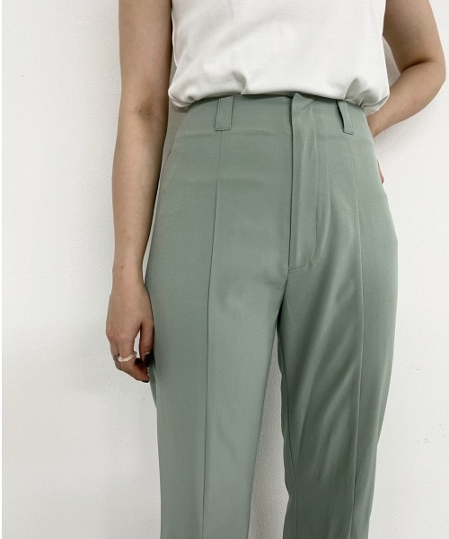 Solace（ソレイス）の「センタータックセミフレアパンツ（スラックス・レディース・ブラック/ライトグリーン/ライトブルー・FREE）」の7枚目の写真