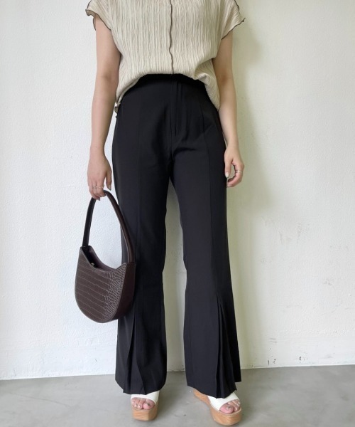 Solace（ソレイス）の「センタータックセミフレアパンツ（スラックス・レディース・ブラック/ライトグリーン/ライトブルー・FREE）」の22枚目の写真