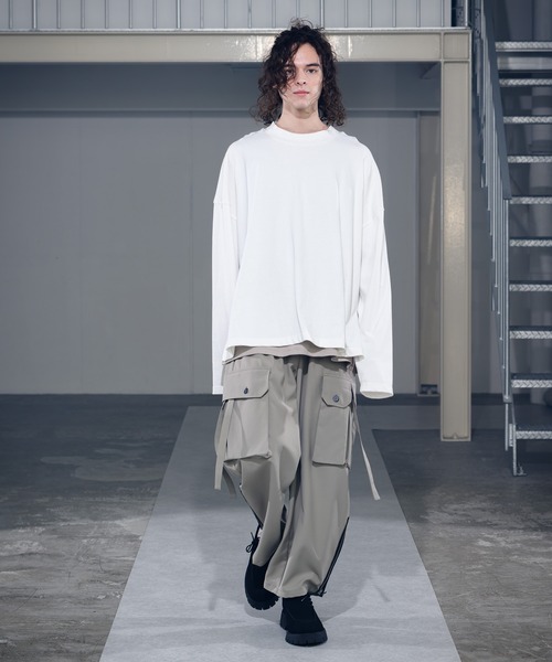 CASPER JOHN（キャスパージョン）の「High Slit Super Big Long T-shirts/ハイスリットスーパービックロンT（Tシャツ/カットソー・メンズ・ホワイト/チャコールグレー/ライトグレー/ブラック・SMALL/MEDIUM/LARGE）」の5枚目の写真
